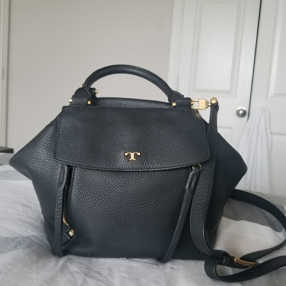 *SOLD**Tory Burch half moon satchel in black